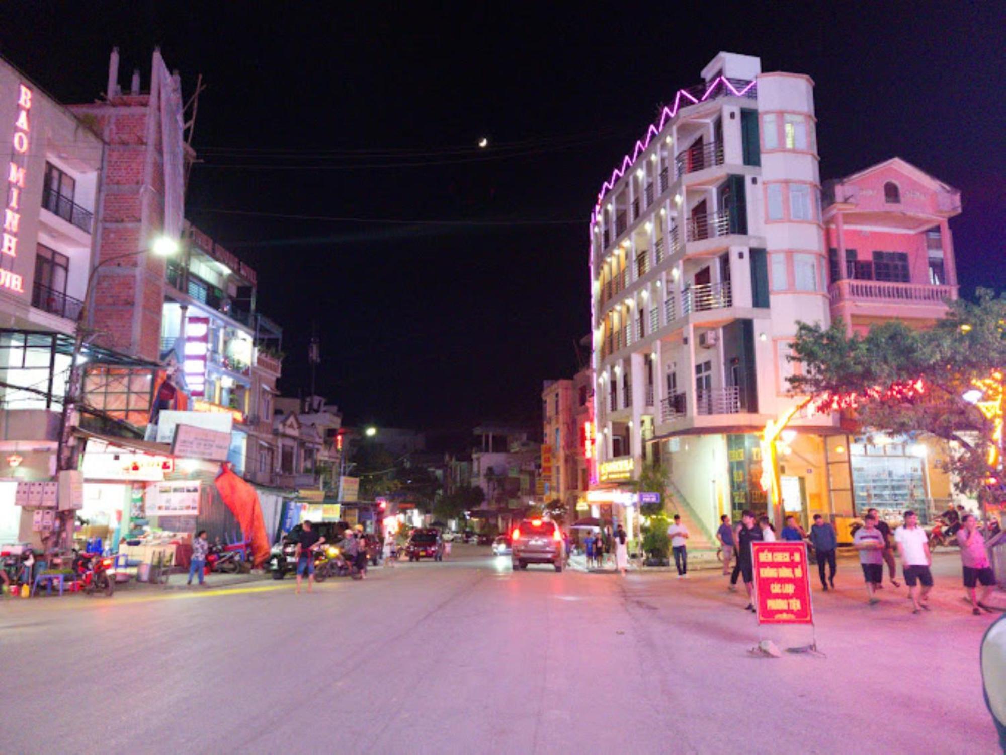 Thai Thinh Hotel Dong Van  Exterior foto